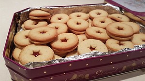 Spitzbuben - jam biscuits