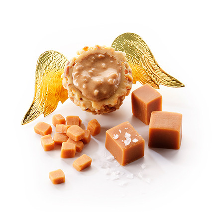 Caramel SaléMit Caramel Fleur de Sel, umhüllt von aromatischen Haselnüssen und Chocolat Blond.