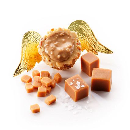 Caramel SaléCaramel Fleur de Sel coated with roasted hazelnuts and fine Chocolat Blond