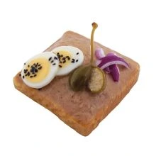 Canapé Tuna Mousse